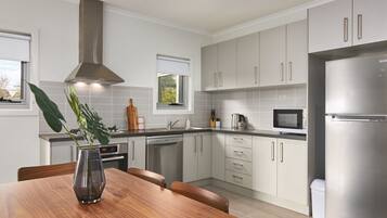 Apartment, 2 Bedrooms | Private kitchen