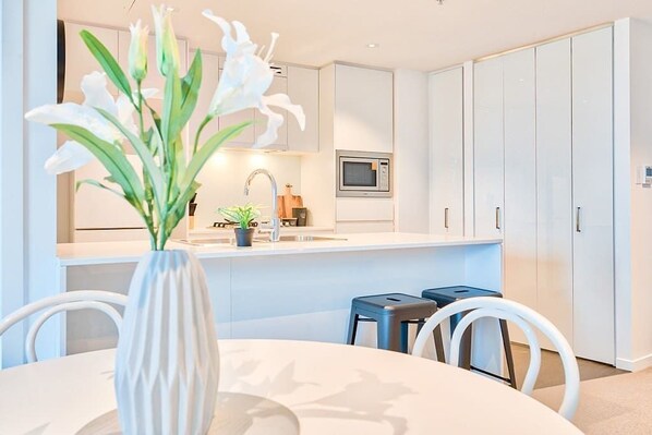 Apartment, 1 Bedroom | In-room dining