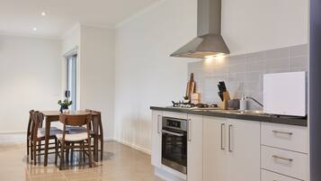 Townhome, 2 Bedrooms | Private kitchen