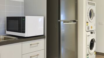 Townhome, 2 Bedrooms | Private kitchen