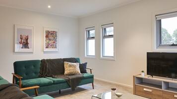 Townhome, 2 Bedrooms | Living area