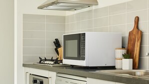 Apartment, 2 Schlafzimmer | Eigene Küche | Großer Kühlschrank, Mikrowelle, Ofen, Herdplatte