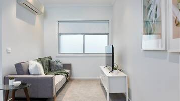 Apartment, 1 Bedroom | Living room