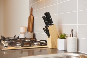 Apartment, 2 Bedrooms | Private kitchen | Full-sized fridge, microwave, oven, stovetop - Sleek and Spacious Flat (Malvern East)