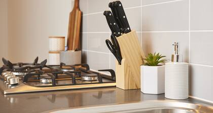 Sleek and Spacious Flat