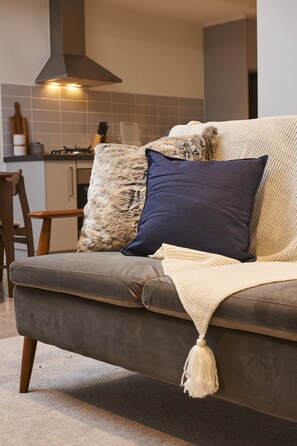 Apartment, 2 Bedrooms | Living area