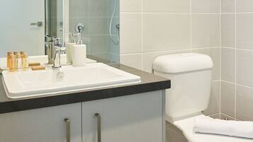 Apartment, 1 Bedroom | Bathroom