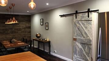 Ferienhaus, 3 Schlafzimmer | Essbereich im Zimmer