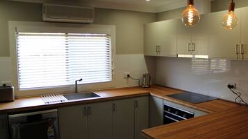 Ferienhaus, 3 Schlafzimmer | Eigene Küche | Großer Kühlschrank, Mikrowelle, Ofen, Herdplatte