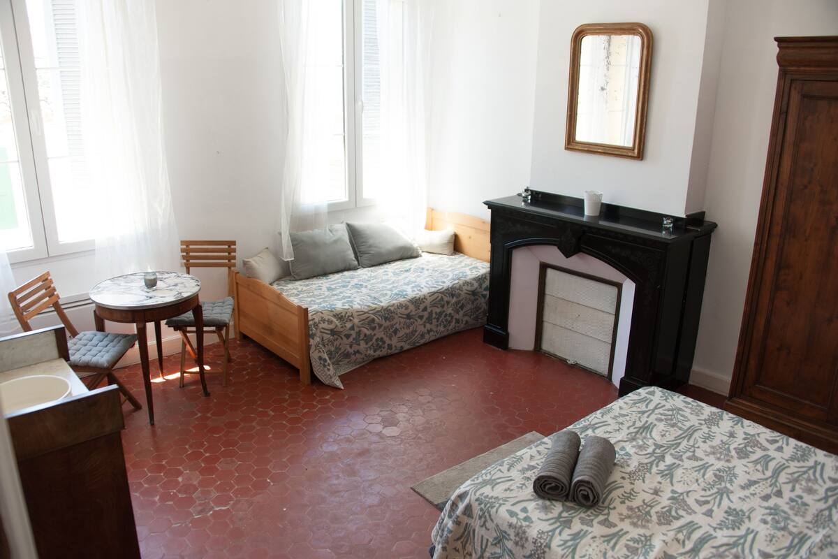 Quarto (Olivier) | Cortinas blackout, ferros/tábuas de passar roupa, Wi-Fi de cortesia
