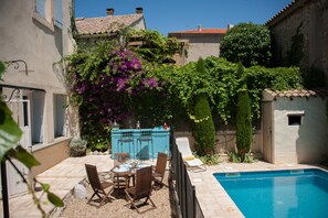 Piscina externa sazonal
