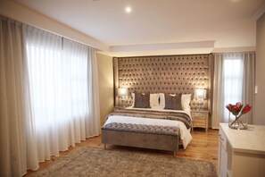 Habitación doble de luna de miel, 1 cama King size | Ropa de cama de alta calidad y camas Select Comfort 