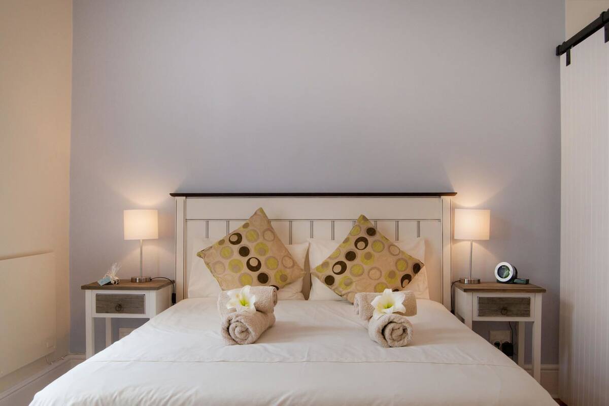 Habitació doble estàndard | Caixa forta a l'habitació, wifi gratuïta i decoració individual 