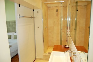 Dobbeltrom – comfort | Bad | Dusj og hårføner