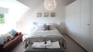 Superior Double Room, Non Smoking, Ensuite - The Gables B&B (Henley-on-Thames)