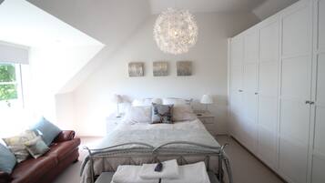 Superior Double Room, Non Smoking, Ensuite | Individually decorated, individually furnished, blackout drapes