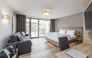 Dobbeltværelse (Alpine Living) | Allergivenligt sengetøj, minibar, pengeskab på værelset, skrivebord