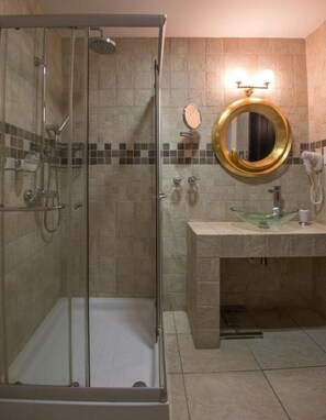 Deluxe-Haus, Nichtraucher (Rock Star House) | Badezimmer | Kostenlose Toilettenartikel, Haartrockner, Handtücher