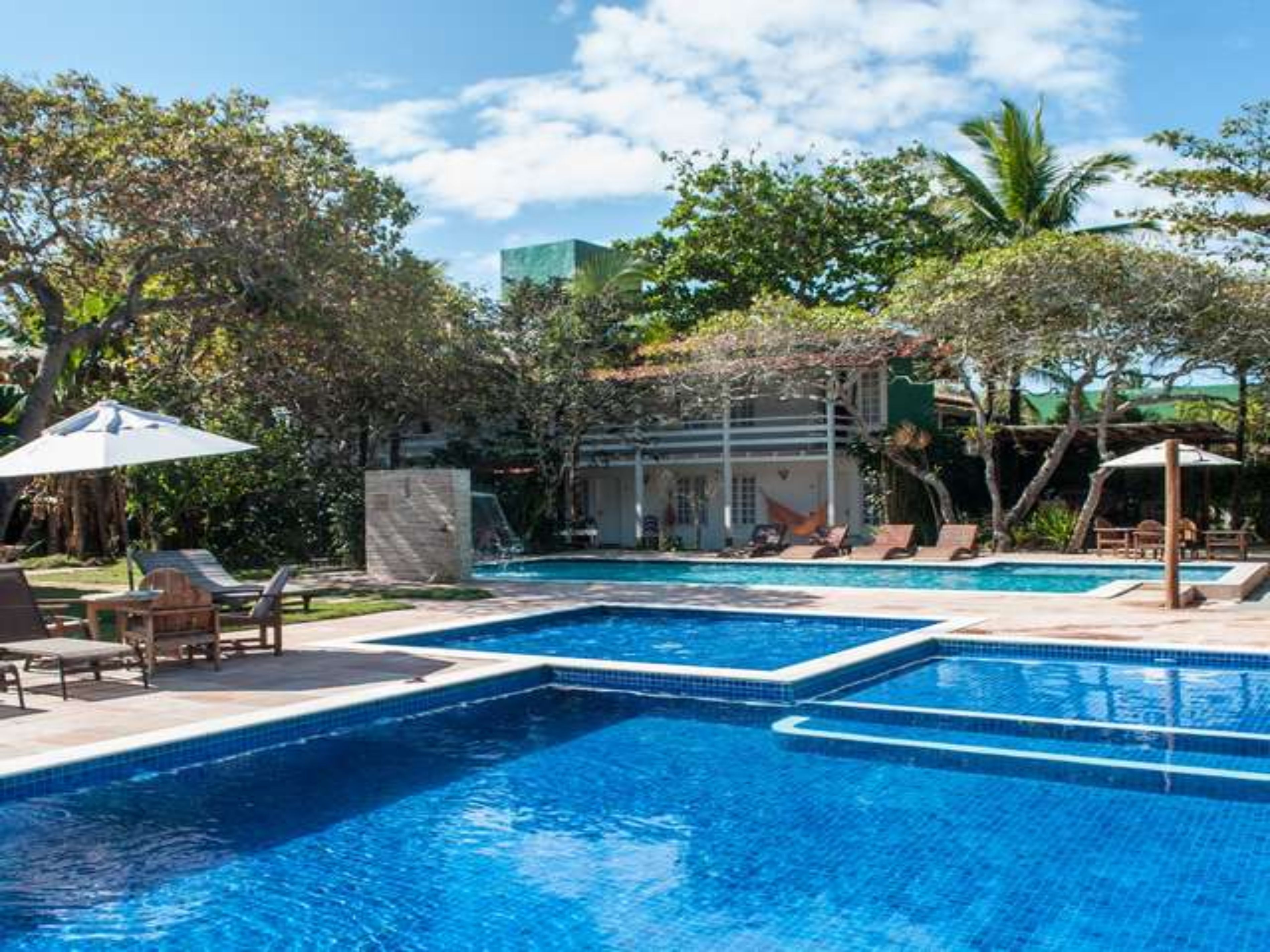 2 outdoor pools, sun loungers