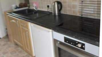 尊榮公寓, 1 張標準雙人床 | 私人廚房 | 電冰箱、微波爐、烤箱、咖啡機/沖茶器