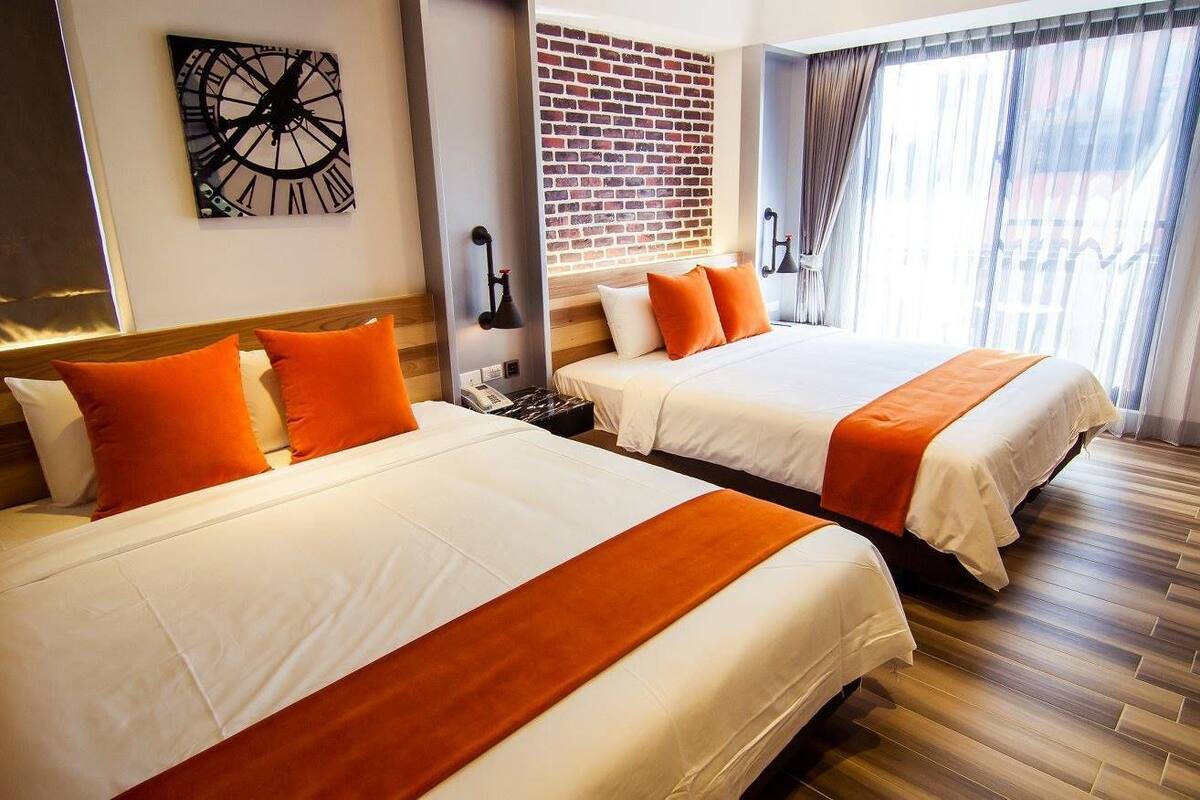 Phòng 4 Tiêu chuẩn | Bộ đồ giường cao cấp, chăn bông, bàn, phòng cách âm 