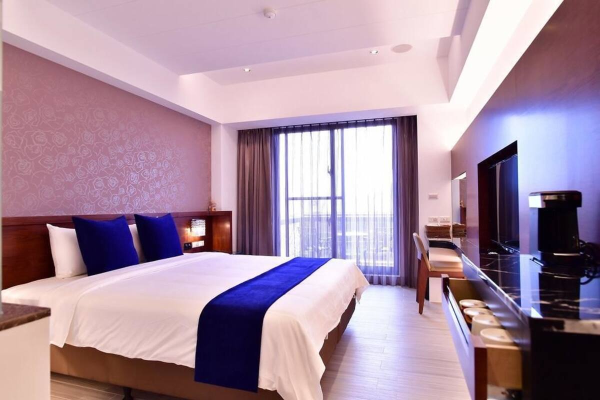 Ph òng đôi Tiêu chuẩn | Bộ đồ giường cao cấp, chăn bông, bàn, phòng cách âm 
