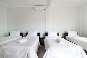 Free WiFi, bed sheets - The Wina Echo Beach Guesthouse (Canggu)