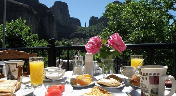 Kontinental frukost varje dag (EUR 7.50 per person)