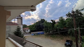 Economy Double Room (Saint Nicolas View 1) | WiFi (free), bed sheets