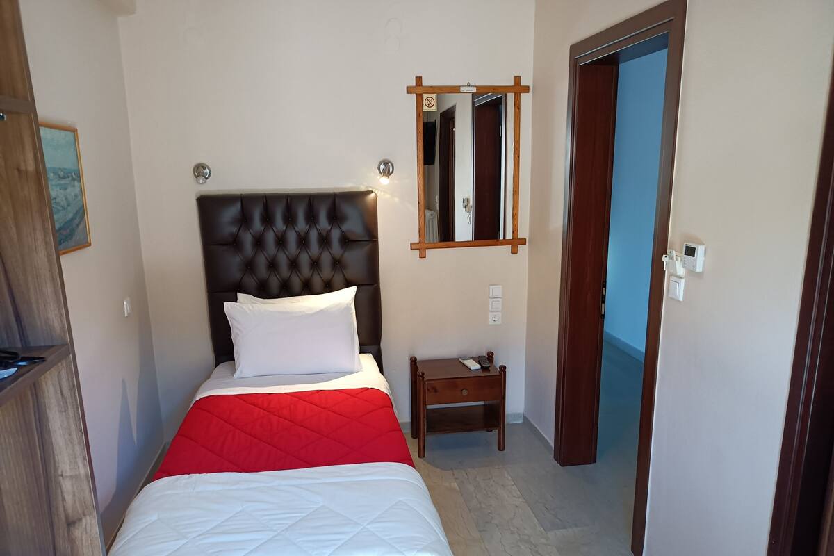 Single Room, 1 Single Bed, Non Smoking | Free WiFi