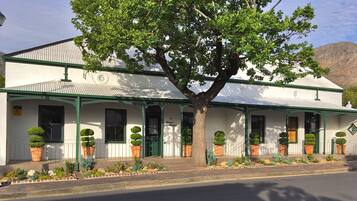 Bagian depan properti