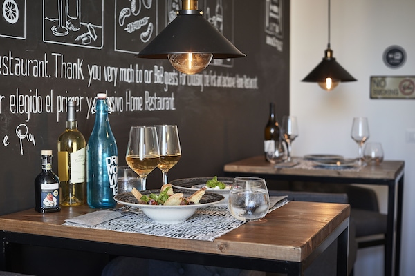Se sirven comidas, cenas, brunch y cocina italiana
