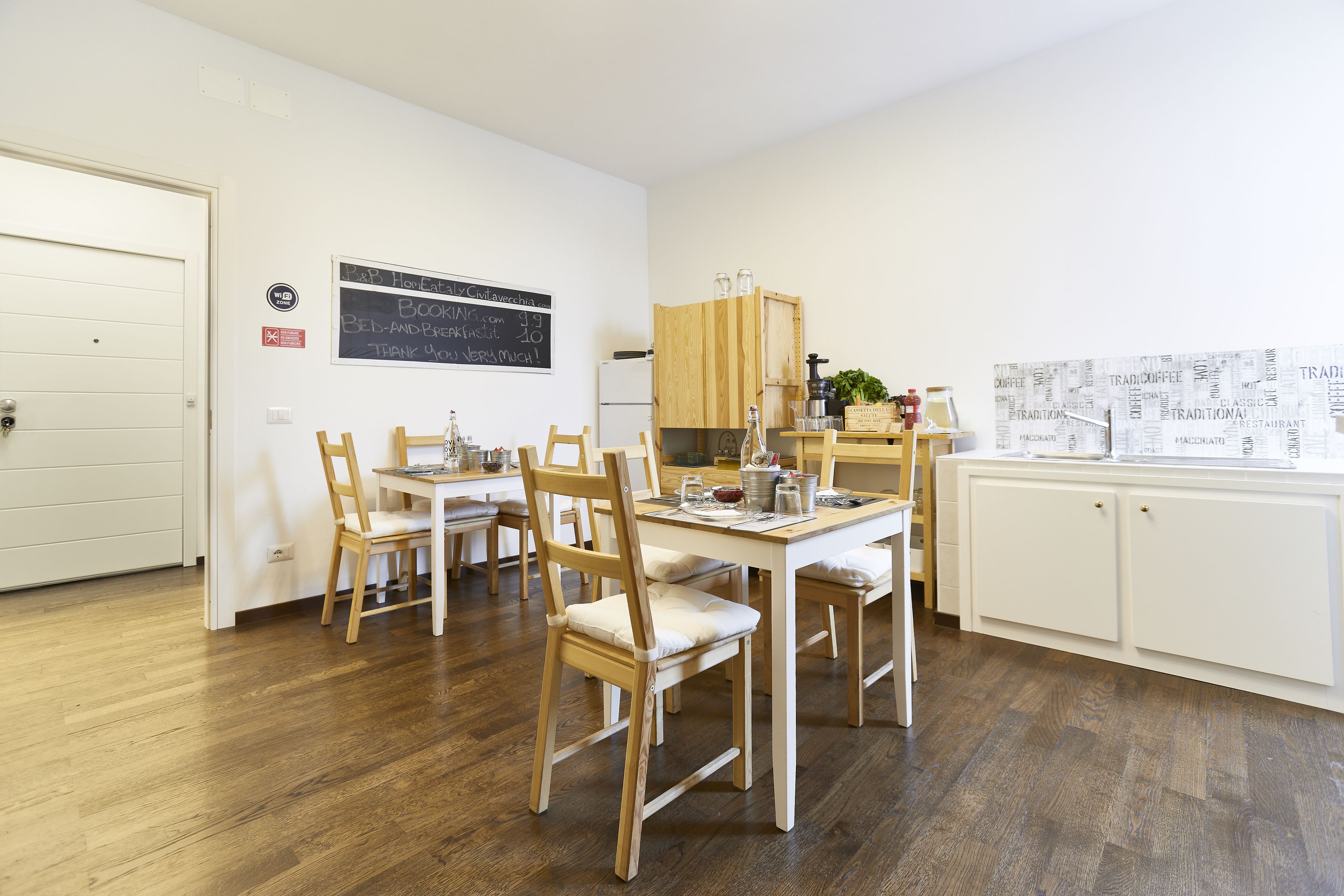 Colazione continentale, servita tutte le mattine (50 EUR a persona) 