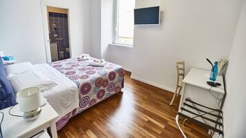 Camera Deluxe, 1 camera da letto, non fumatori | Una cassaforte in camera, una scrivania, insonorizzazione