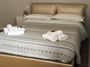 Economy Double Room, Non Smoking | In-room safe, desk, soundproofing, rollaway beds - BB HOMEITALY CIVITAVECCHIA (Civitavecchia)