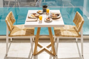 Tägliches einheimisches Frühstück (10 EUR pro Person)