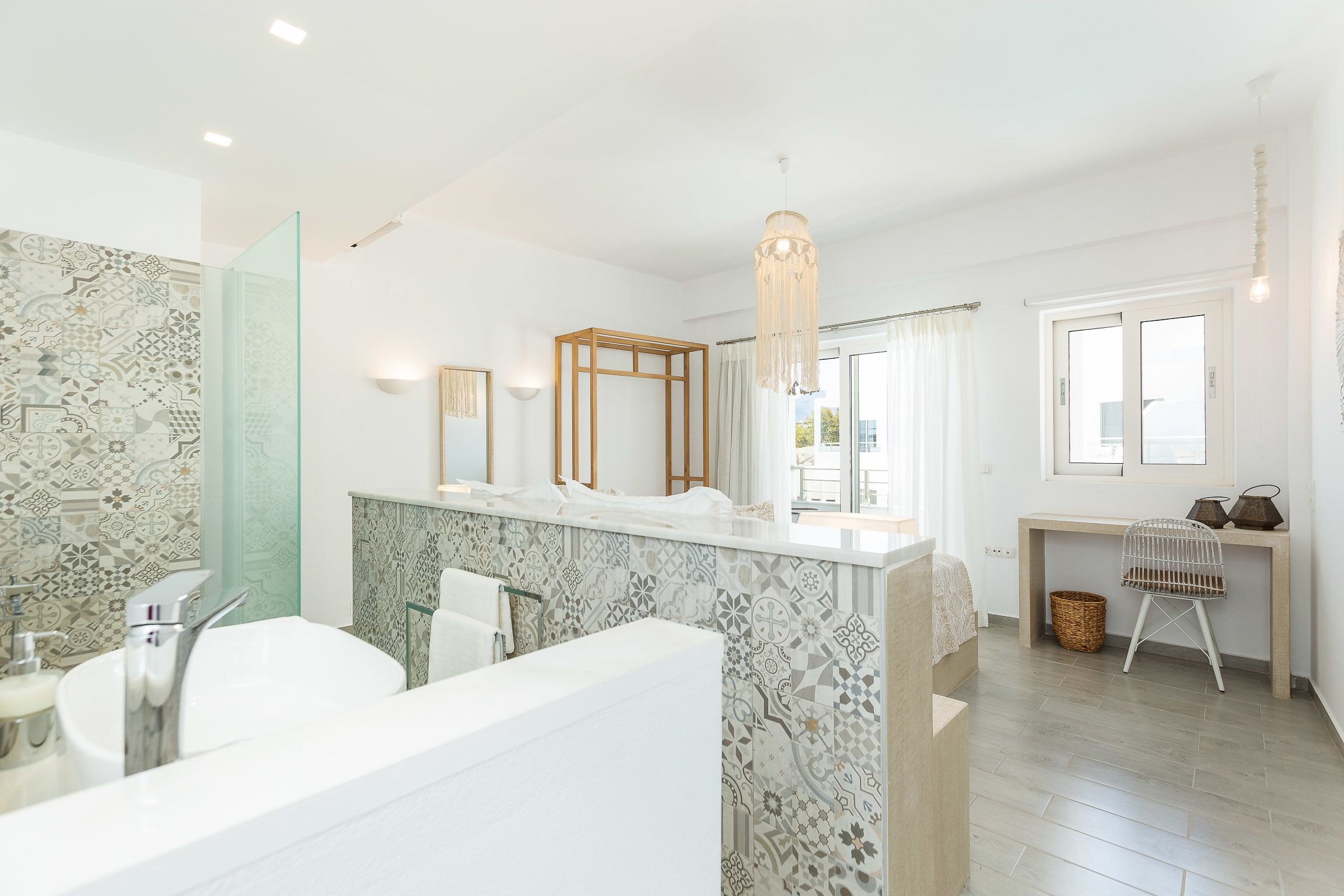 duplex, pool view | living area | flat-screen tv