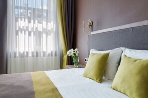 Junior Double or Twin Room, 1 Bedroom | 1 bedroom, hypo-allergenic bedding, desk, laptop workspace