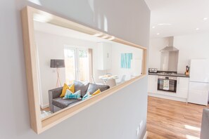 Suite (Churchill) | Living area