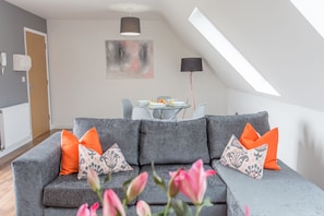 Suite (Lewis) | Living area