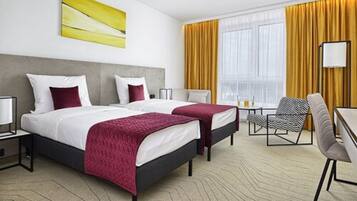 Standard Twin Room, 2 Twin Beds | In-room safe, desk, soundproofing, free WiFi