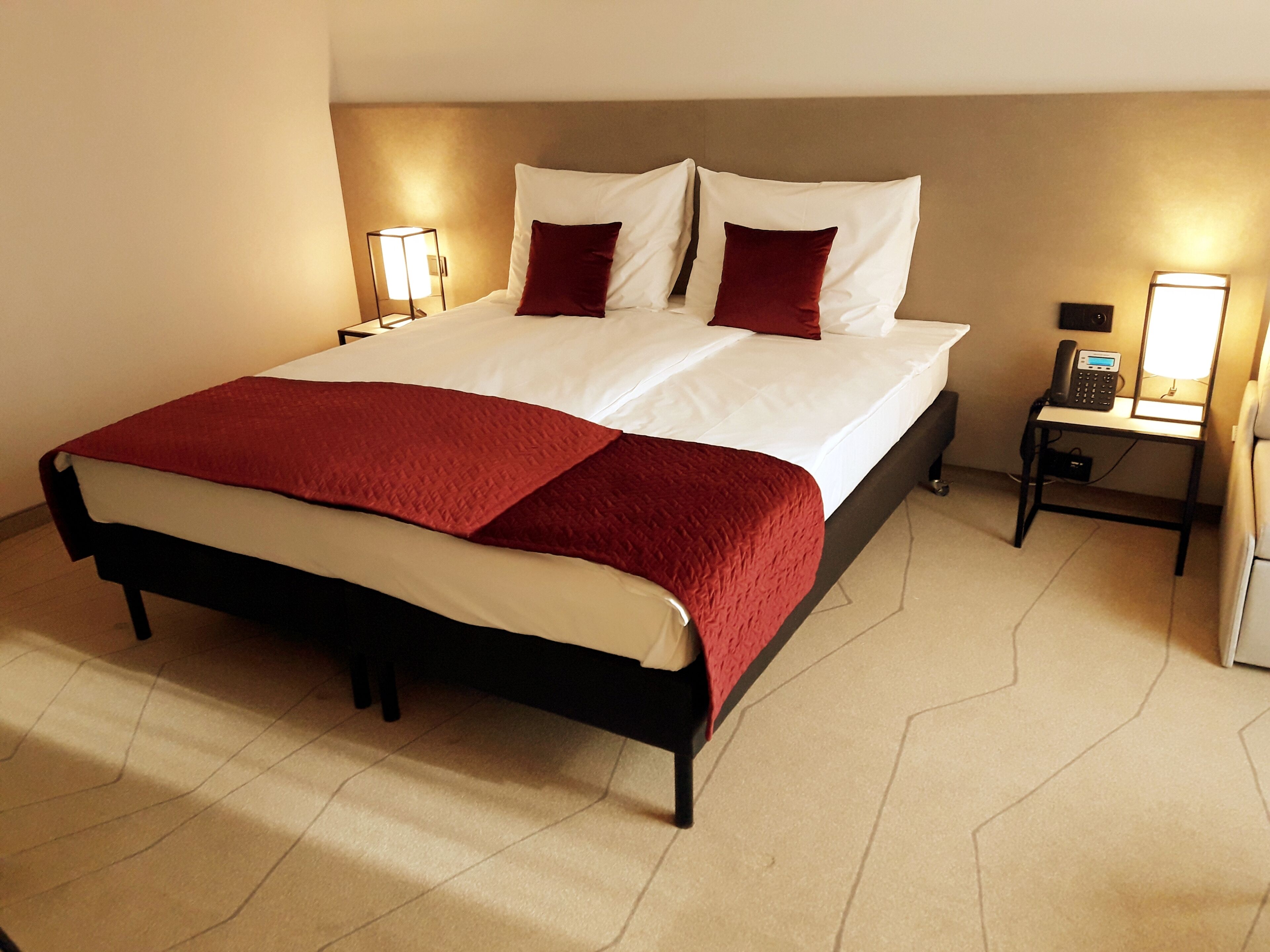 standard twin room, 2 single beds | in-room safe, desk, soundproofing, free wifi