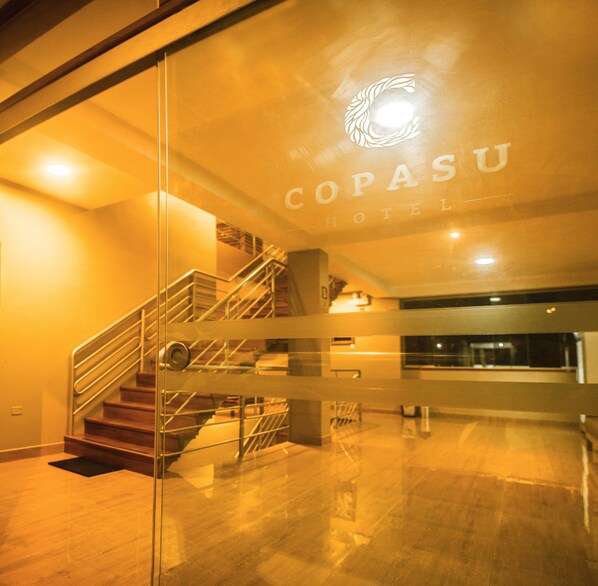 Staircase - Copasu Hotel (Tambopata)
