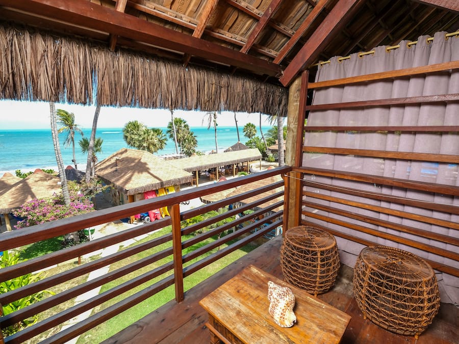 2 bars/lounges, swim-up bar, poolside bar