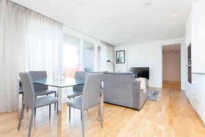 Superior Apartment, 2 Bedrooms | Living area