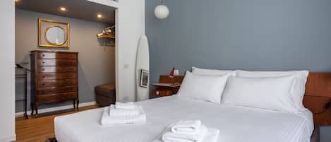 Apartment (1 Bedroom) | 1 bedroom, iron/ironing board, cribs/infant beds, free WiFi