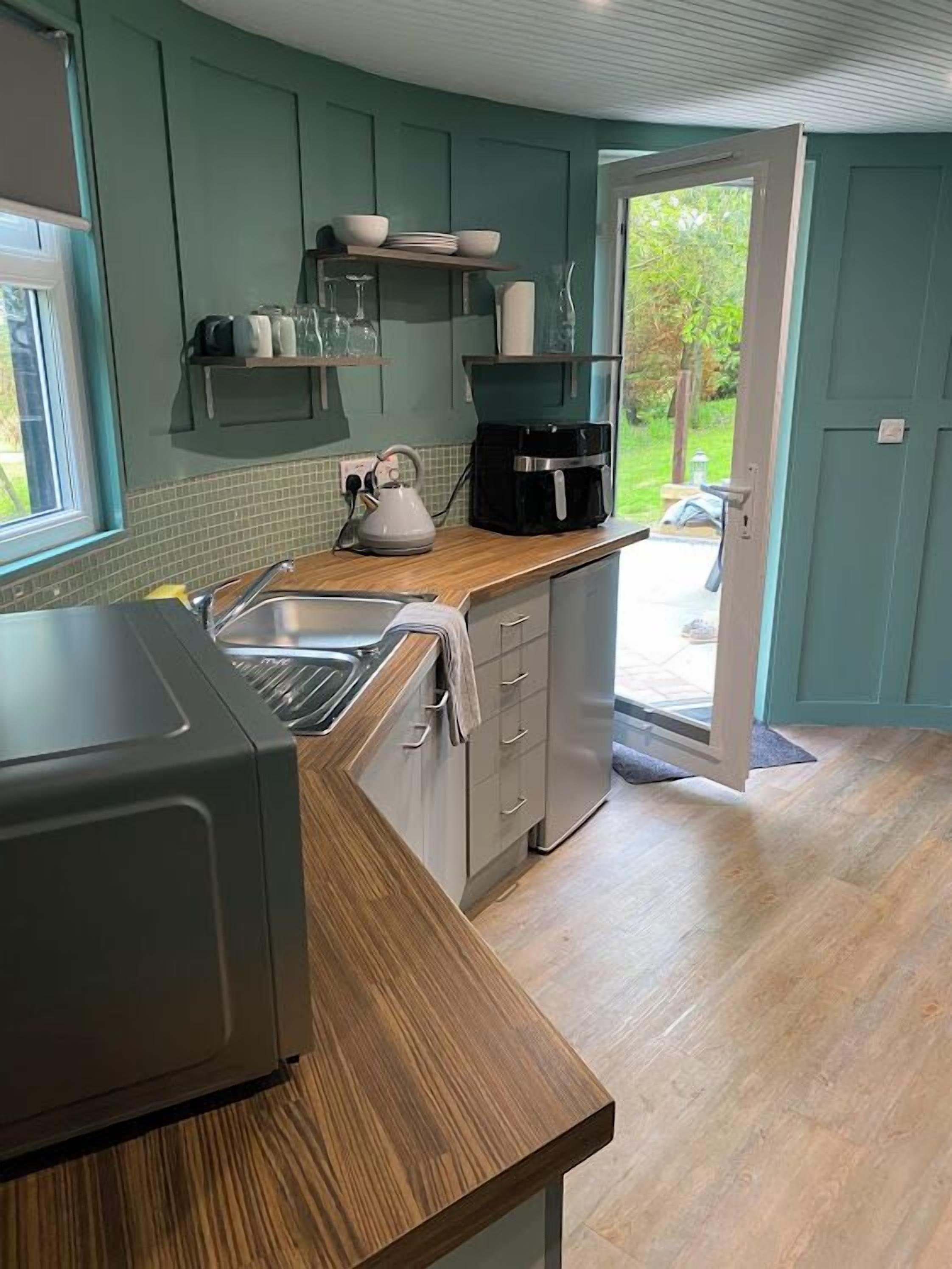 Premier Cabin | Private kitchen