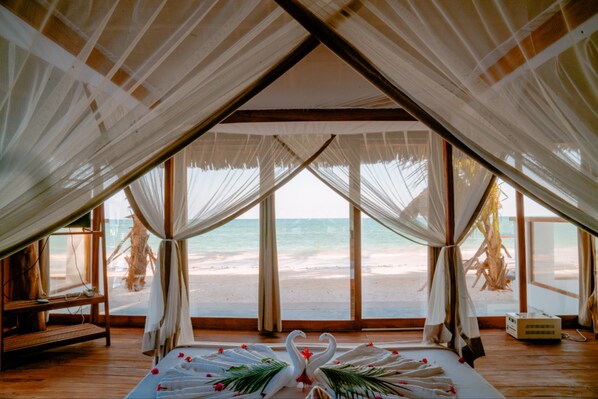 Estudi en suite executiu | Vista de la platja o del mar