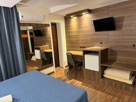 Superior Twin Room | Minibar, in-room safe, desk, laptop workspace