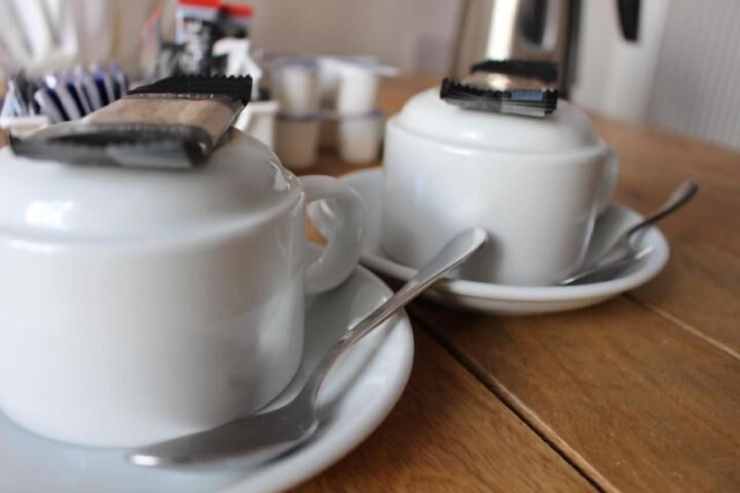 Coffee/tea maker, electric kettle